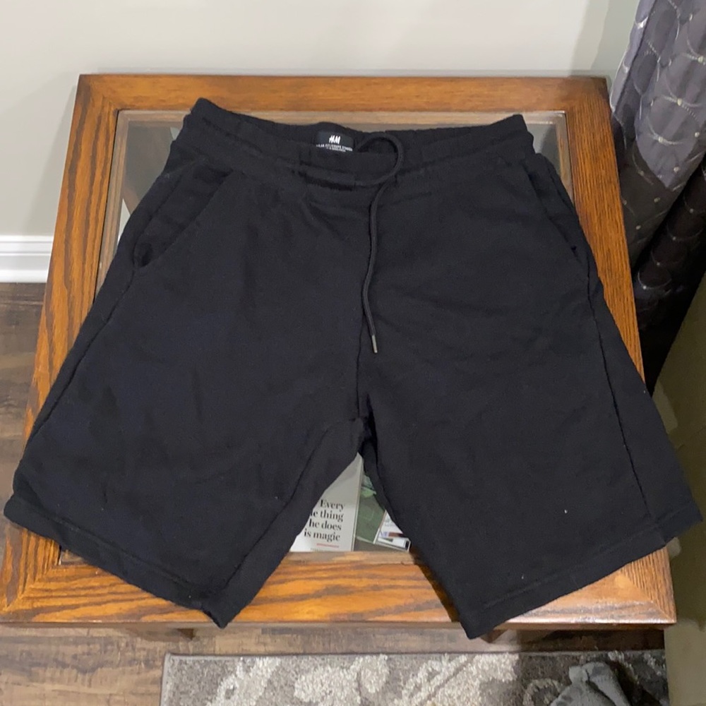 H&M black shorts